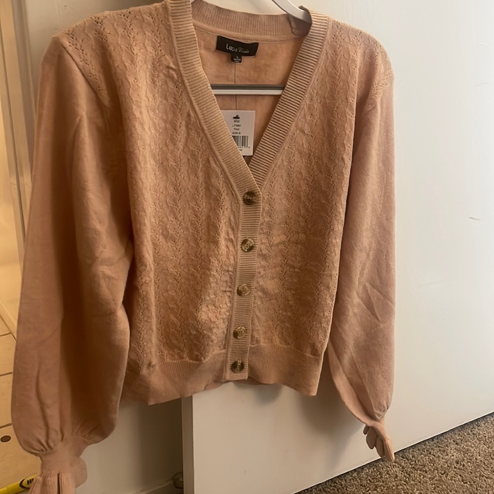 NWT LEA & VIOLA BUTTON DOWN TAN SWEATER SIZE SMALL